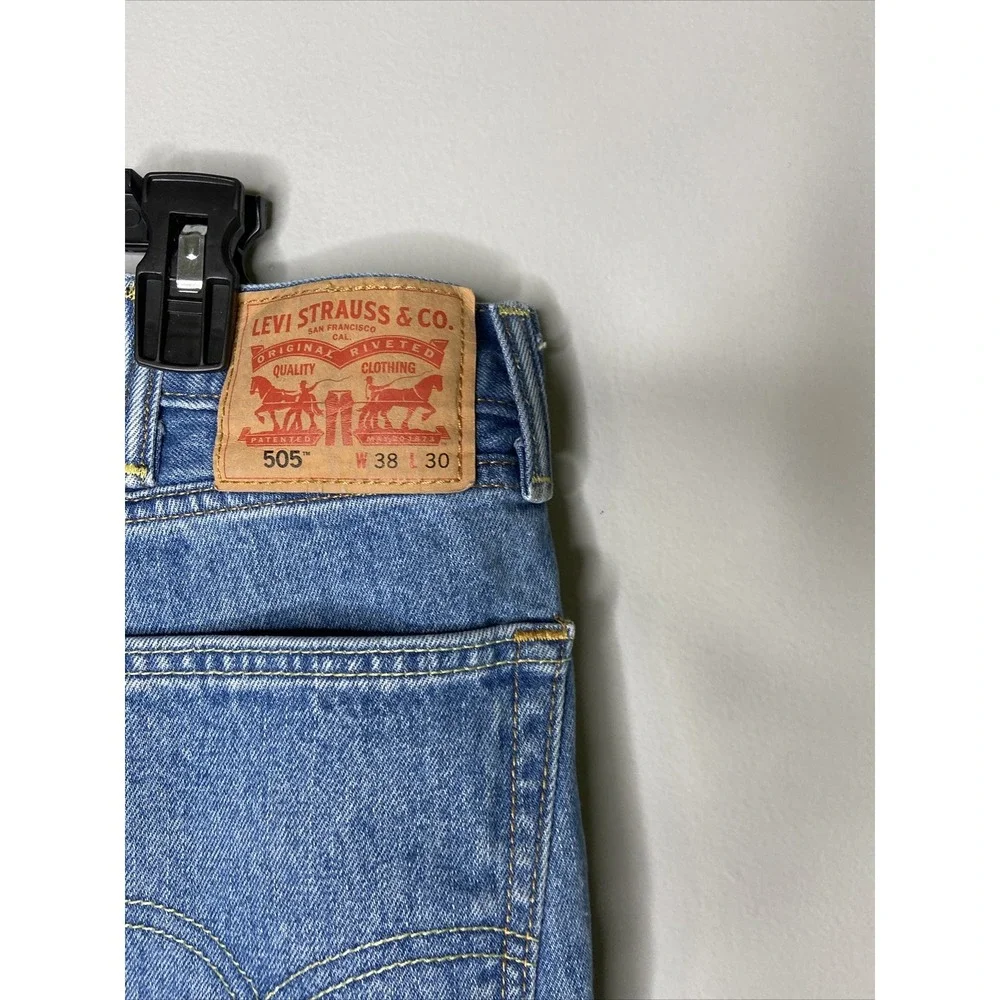 Levis 505 Mens Jeans 38 x 30 Light Medium Wash Blue Regular Straight Leg‎